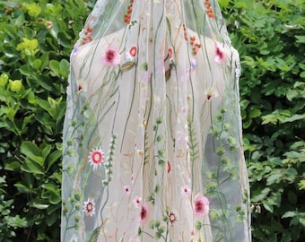 Embroidered Wildflower Wedding Veil, Floral Bridal Veil, Lace Edge