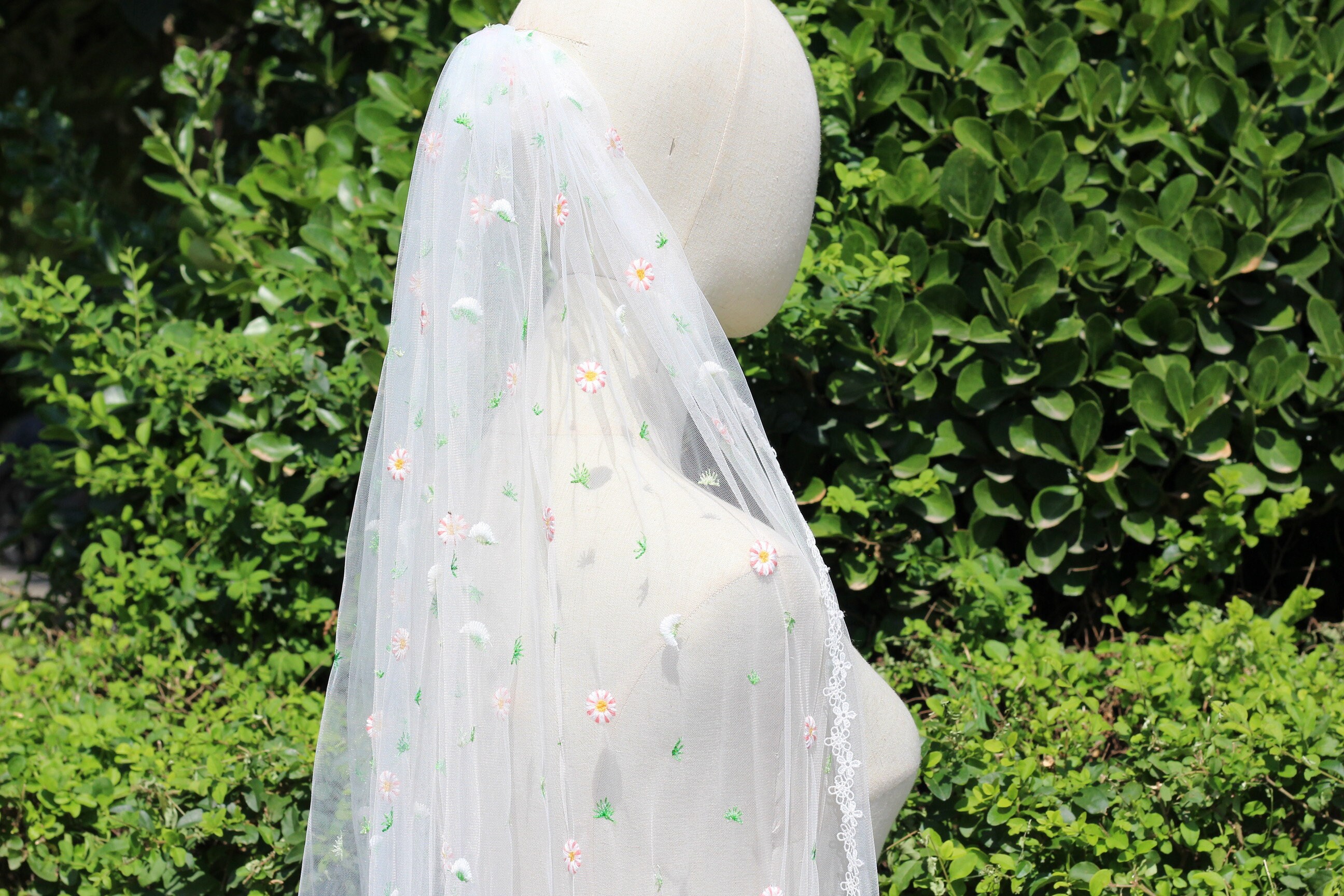 Velo da sposa ricamato con fiori, delicato ricamo floreale, velo mantiglia