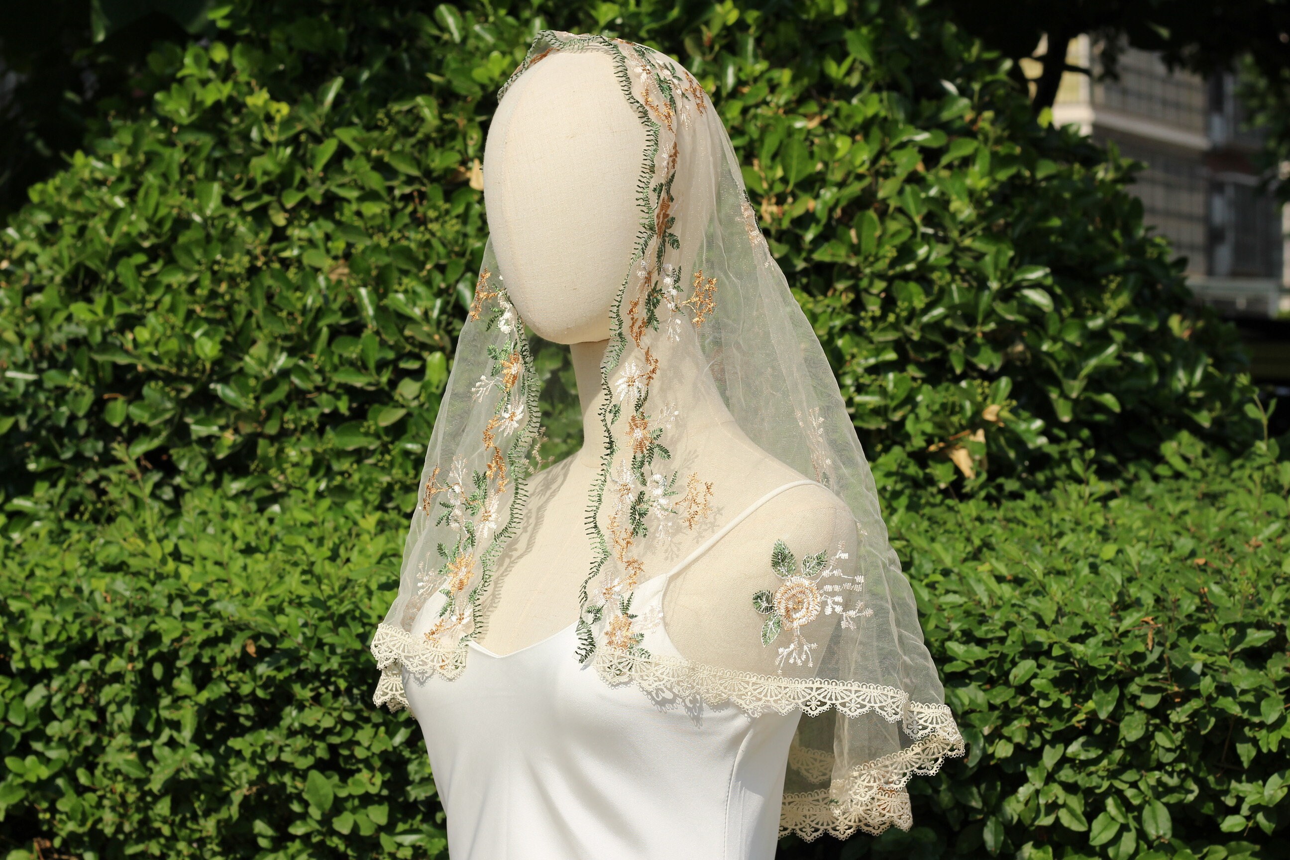 Floral Embroidered Chapel Veil with Clips, 100% Polyester Mantilla Prayer Mantilla Veil - Etsy main image 3