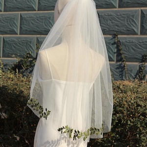 Green Leaves Embroidered Veils,Green Leaf lace Wedding Veil,Bridal Forest Wedding Veil,Short Fingertip Veil,Wedding Veil With Leaves