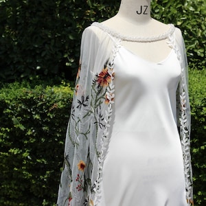 grüner Blumen Umhang,Blumen Umhang Schleier,Blumen bestickt Braut Umhang,Blumen Braut Umhang,Blumen Hochzeit Umhang,Hochzeit Umhang Schleier,Kleid Umhang