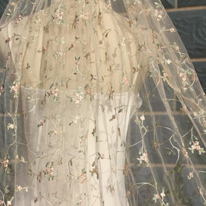 Peachy pink blush Unique Bridal veil with flowers,Wildflower veil,Embroidered color flower veil Floral  blooms wedding veil,vines fall veil