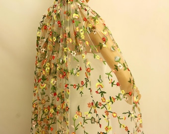 Velo de novia con bordado floral, velo de novia con flores silvestres de colores