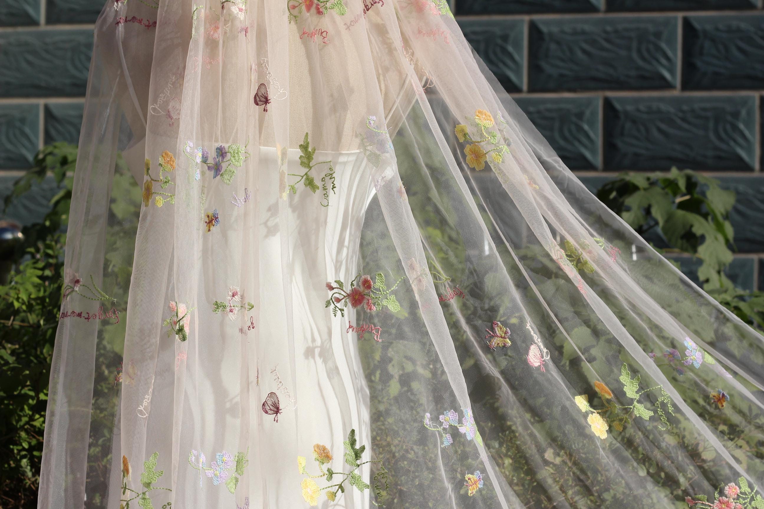 花柄ウェディングベール、カラフルな花柄刺繍ベール、ワイルドフラワー