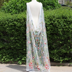 Besticktes Cape Schleier, Blumen Umhang Braut Umhang bestickt Hochzeit Umhang, Blumen Umhang für Hochzeit Cape mit Wildblumen