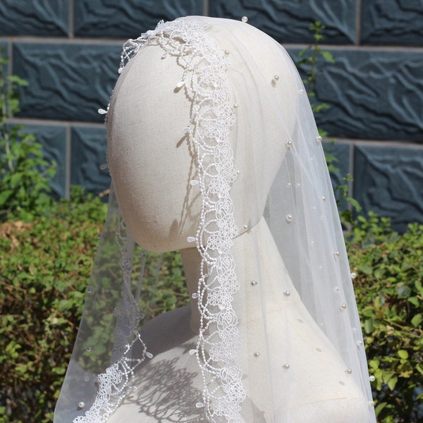 Bridal Lace Veil,Lace Wedding Veil,Mantilla Lace Veil,Fingertip Veil,Pearl Wedding Veil,Bride Veil with pearls,Pearl lace bridal veil