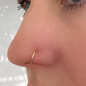 Aro nasal de oro laminado de 14 quilates, oro rosa, plata – 20G/22G/24G. Minimalista, ligero, hecho a mano. 029
