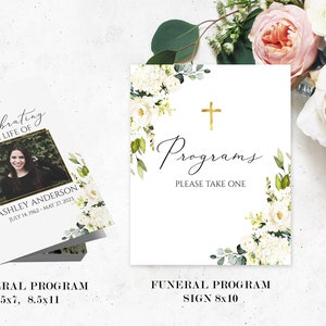 Pu&ograve; includere: Modello di programma funebre bianco con una croce dorata e un design floreale. Il programma misura 8,5 pollici per 11 pollici e include il testo "Celebrating the Life of" e "Programs Please Take One".