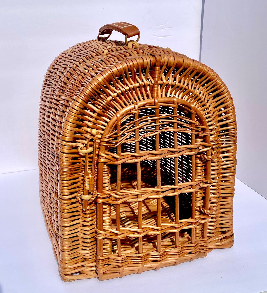 Small Wicker Pet Carrier Transport Basket for Cat, Bird or Small Animal