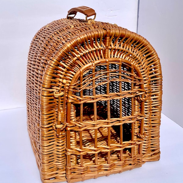 Small Wicker Pet Carrier Transport Basket for Cat, Bird or Small Animal. Pet Basket, Pet House, Made In Poland,  shipped from USA.