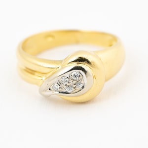 18k Yellow Gold Diamond Teardrop shape Pave Ring, Ring Size 5.25