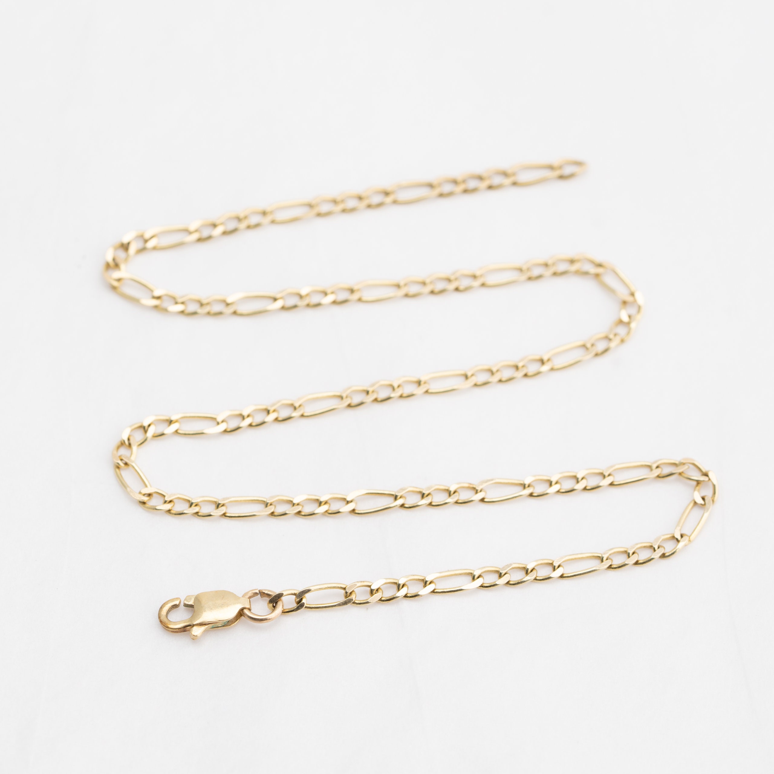 10K Hollow Gold Diamond-Cut Figaro Chain Anklet