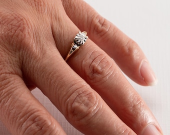 Vintage 14k Yellow Gold Diamond Ring with accents, Ring Size 5, Has heavy wear from age