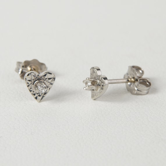 heart shape 14k white gold diamond earrings 5mm v… - image 1