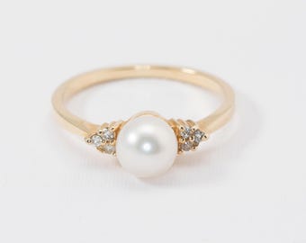 Pearl and Diamond ring, 10k Yellow Gold, Ring Size 7, 6mm Cultured Freshwater Pearl, Genuine Diamond accents