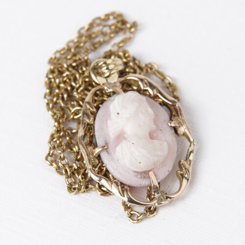 Victorian shops Cameo Pendant 10k Yellow Gold with Gold Filled Chain 17.5