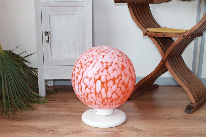 Ball table lamp, in orange Murano glass, with white shades. Vintage style of the 70s/80s. image 1