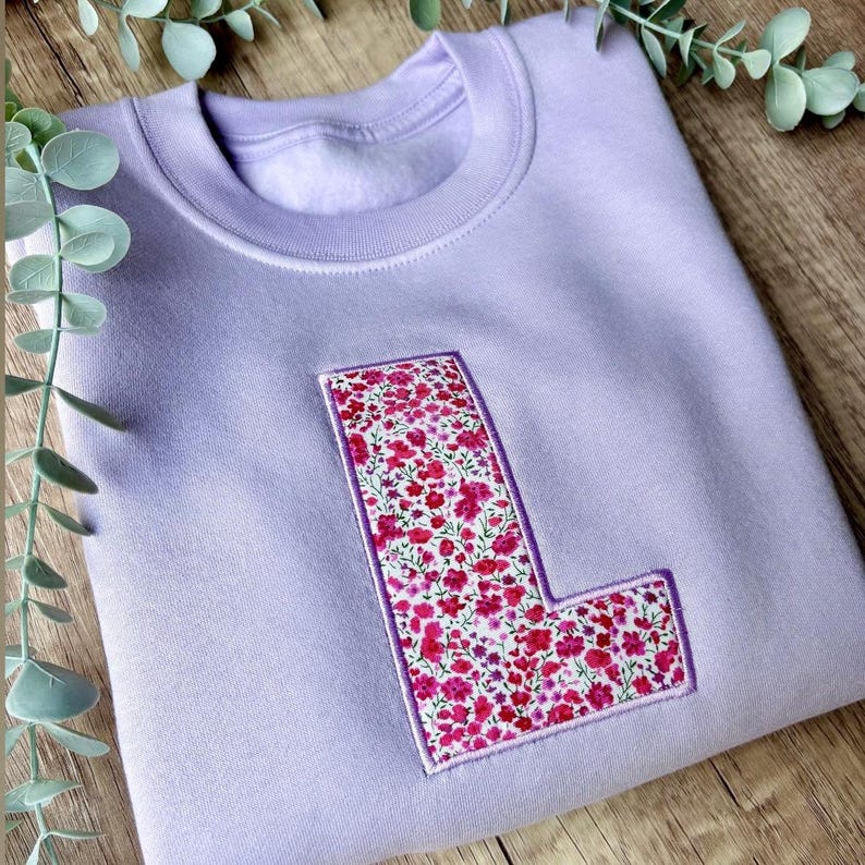 Liberty Fabric Initial Jumper: Embroidered Pastel Sweatshirt Bild 5