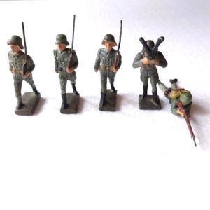 Vintage Lineol Soldiers – World War II Era Composition Figures