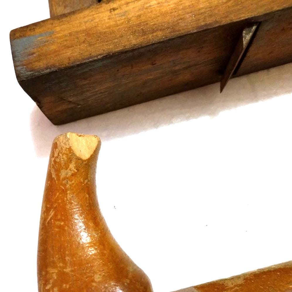 木製の大工用かんな2本、ソ連時代と20世紀初頭のヴィンテージ木工工具