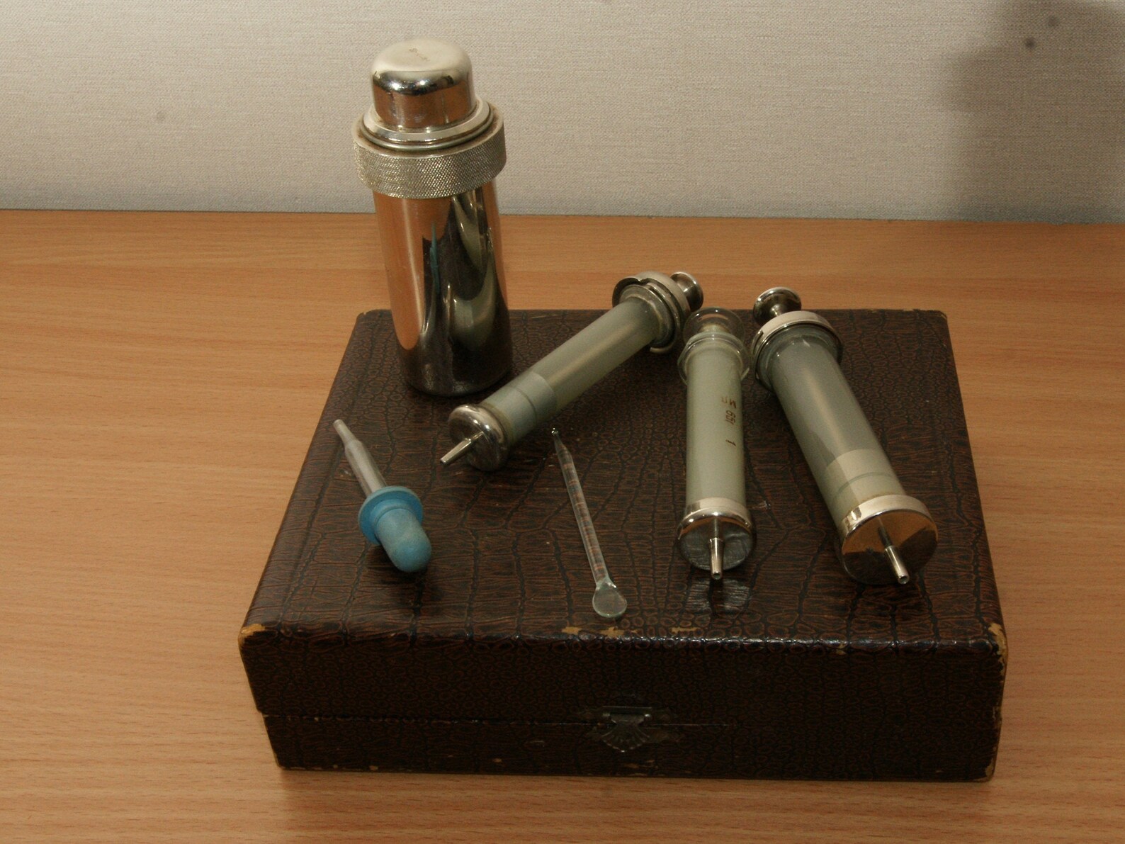 Medical box with syringes and needles. 60s. Etsy