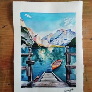 paesaggio ad acquerello, natura, lago, un delicato paesaggio con vista lago e montagna sullo sfondo, elegante e raffinato.