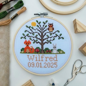 Kit de point de croix Woodland Baby : nom et date personnalisés