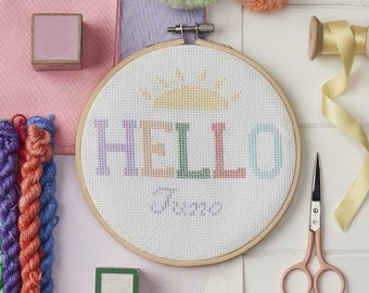 Kit de punto de cruz personalizado para bebé: Diseño Hello Rising Sun
