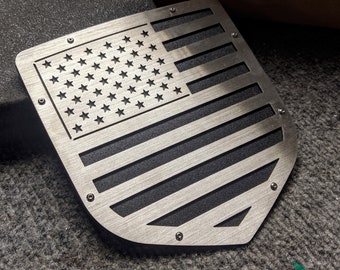 Emblema de la bandera estadounidense para portón trasero con pernos: compatible con Ram® 1500, 2500 y 3500 2009-2018