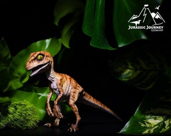 Maquette Bébé Velociraptor, Site B, modèle collector 1/1 grandeur nature avec socle, édition FX par Jurassic Journey