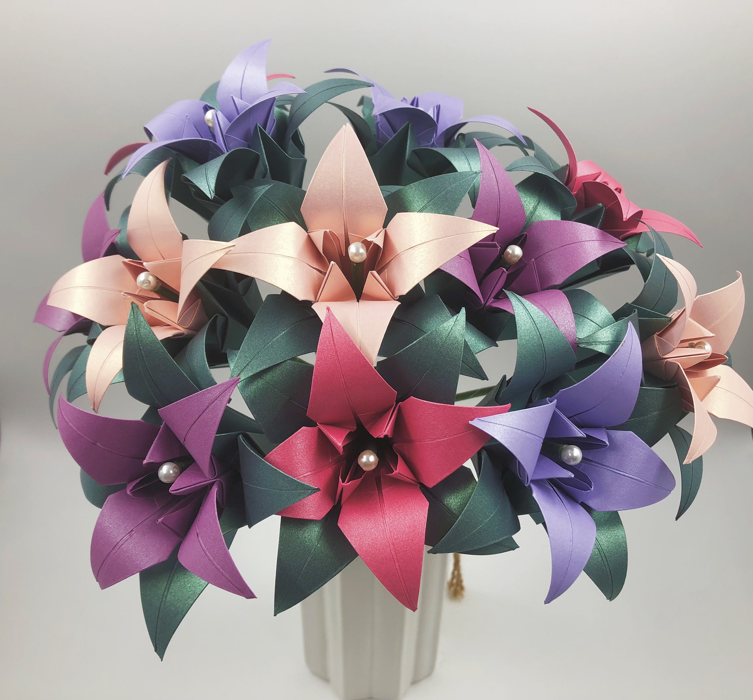 Origami lily flower bouquet - padistep