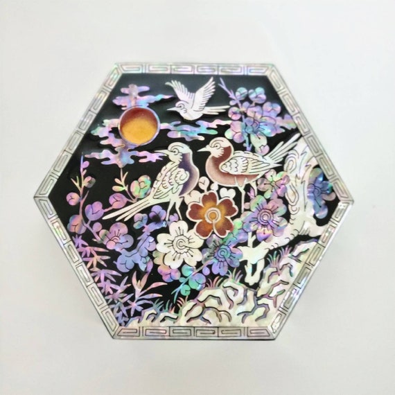 Korean Najeon Lacquerware, Mother of Pearl Hexagon Box Korean Najeon Lacquerware, Mother of Pearl Hexagon Box