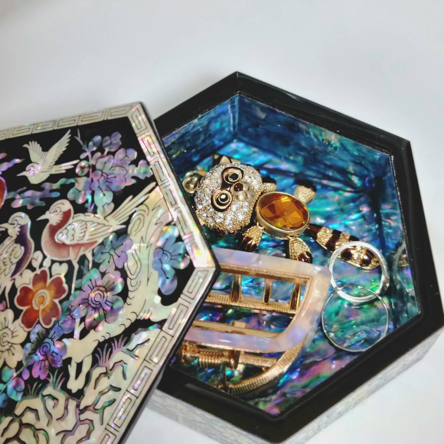 Korean Najeon Lacquerware, Mother of Pearl Hexagon Box