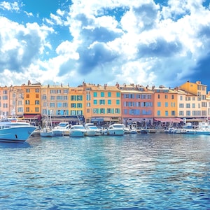 Clipart del porto e della città di Saint-Tropez in alta qualità e in formato PNG con risoluzione, download immediato, stampabile, decorazione da parete