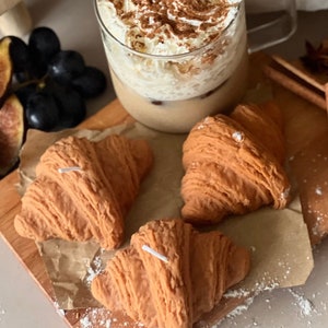 Vela de croissant: vela de pilar de cera de soja acogedora de otoño