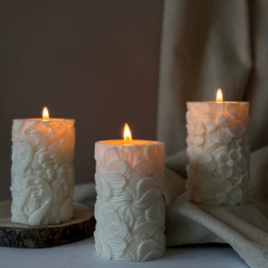 Vela Pilar com Padrão Floral: Cera de Soja para Decoração de Casa
