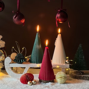 Kerstboomkaars | Kerstcadeau | Stompkaarsen | Decoratieve kerstkaarsen| feestelijk| tafelkaars | Kerstmis | Kegelboomkaars