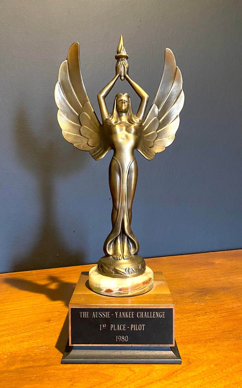 winged victory goddess