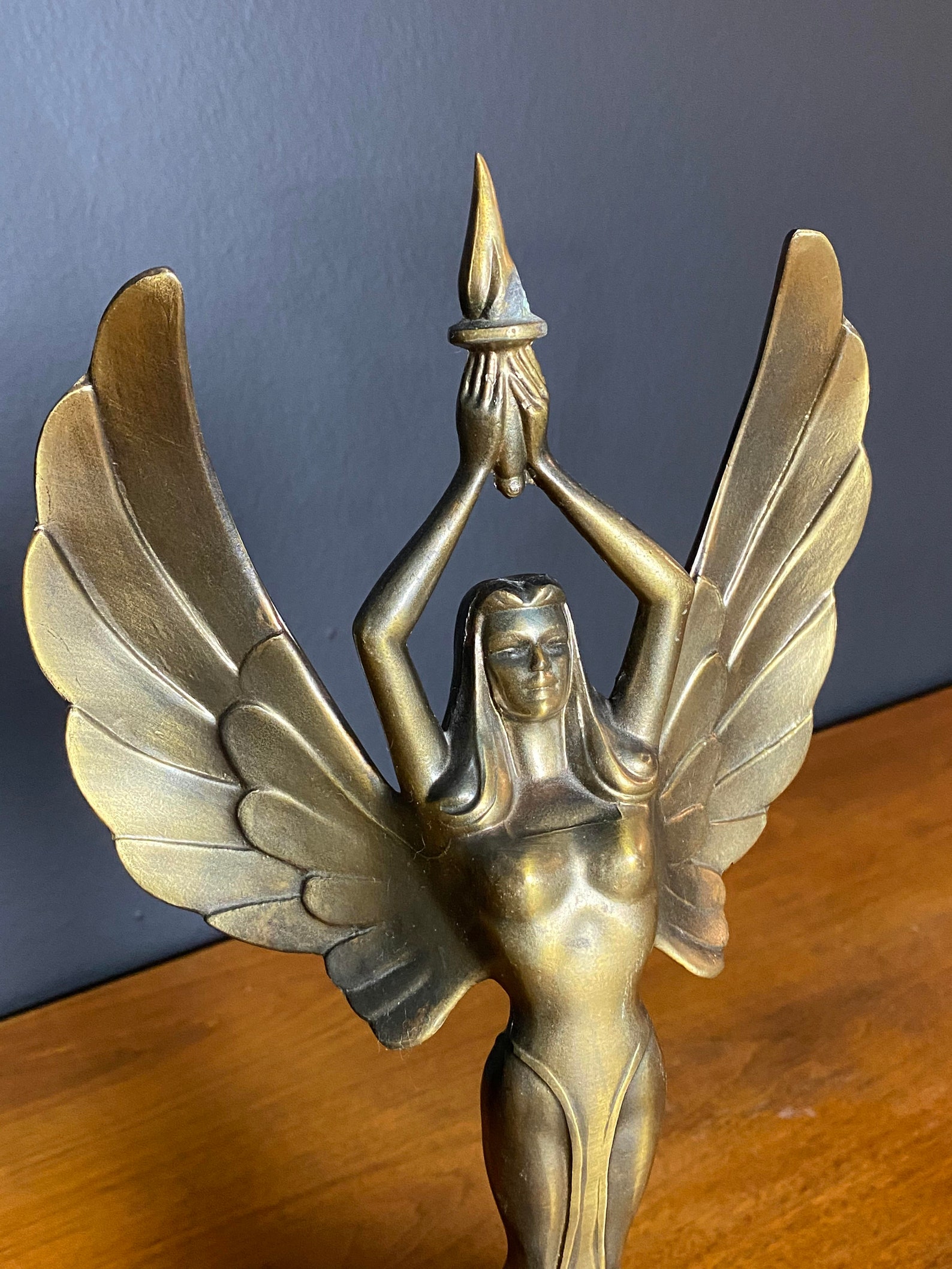 winged victory goddess