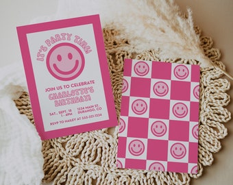 Modello di invito di compleanno retrò con sorriso rosa con design a scacchiera per ragazze, adolescenti o adulti, invito Groovy Happy Face, ROXY