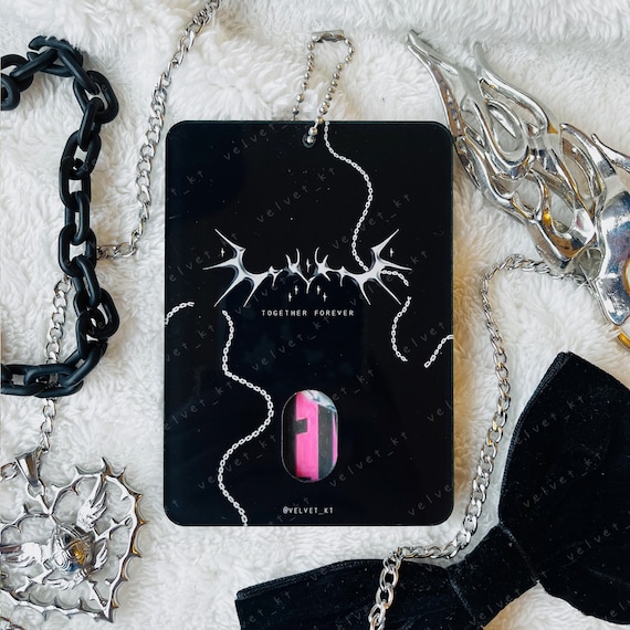 Spiked Heart Kpop Photocard Holder: Gothic Metal Keychain - Etsy