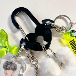 Acryl karabijnhaak bedelhouder - Devil Bat Wing Lock-themasleutelhanger voor het vasthouden van snuisterijen, sleutelhangers, houders voor fotokaarten