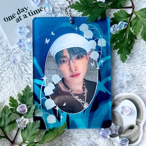 Kpop Acryl Fotokartenhalter - Maiglöckchen Schlüsselanhänger für Fotokarten, Sammelkartenspiele, kleine Fotos