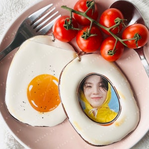 Kpop PVC Photocard Holder - Sunny Side Up Egg key chain for photocards, trading card games, small photos