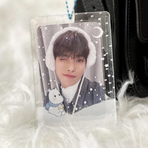 Portafotos acrílico Kpop: llavero con temática de invierno nevado para tarjetas fotográficas, juegos de cartas coleccionables y fotos pequeñas