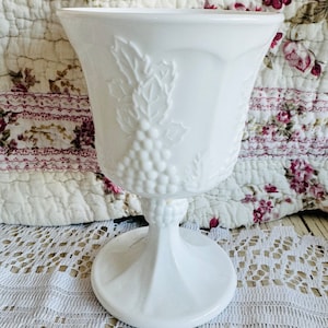 Vintage Indiana Milk Glass Colony Harvest Grapevine Water Goblet