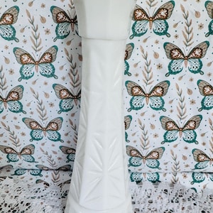 Vintage Hoosier Milk Glass 9” Bud Vase Starburst Pattern