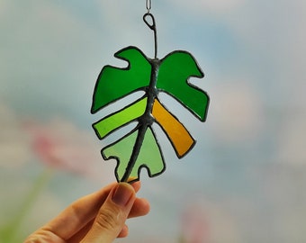 Tropical Monstera Leaf Suncatcher - Handmade Stained Glass Decor