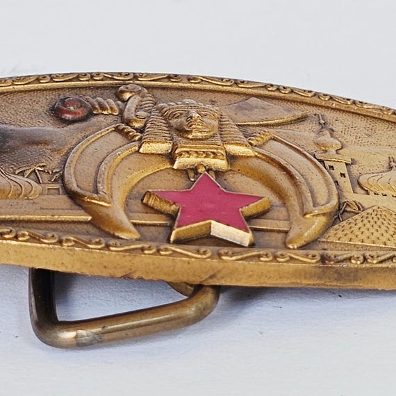 1981 Harry Klitzner Co Shriners Masonic Belt Buckle Brass Tone Red Star Vintage View 2