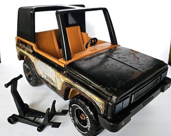 Vintage 1970s Tonka Mighty Jeep Bronco Metal Black Tan with Tire Jack  1899